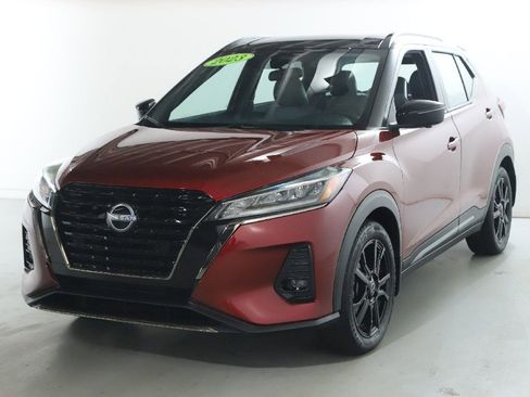 Certified 2023 Nissan Kicks SR w/ SR Premium Package FWD image 6