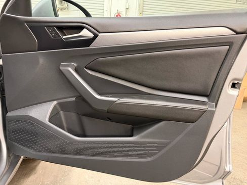 Used 2023 Volkswagen Jetta SE w/ Panoramic Sunroof Package FWD image 32