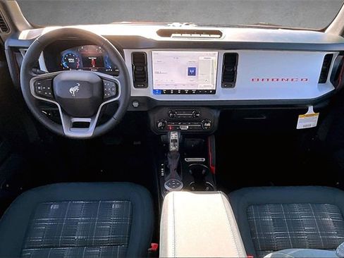 New 2025 Ford Bronco Heritage Edition image 4