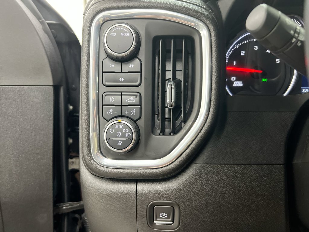 Used 2023 Chevrolet Silverado 2500 LT w/ Midnight Edition AWD/4WD image 18