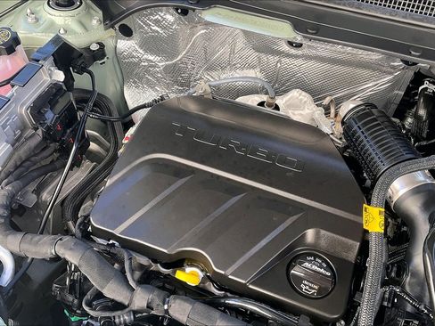 Used 2025 Chevrolet Trax ACTIV image 35