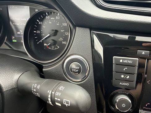 Used 2018 Nissan Rogue SV AWD/4WD image 21