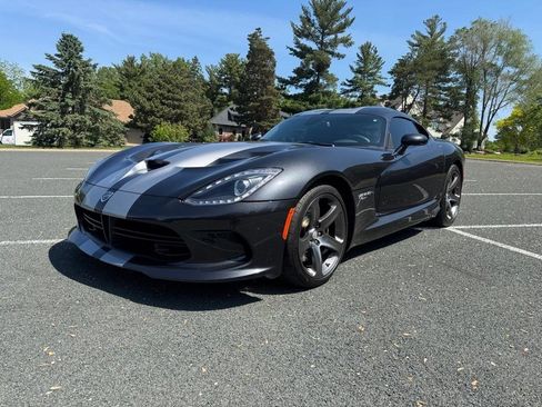Used 2017 Dodge Viper GTC w/ GTS Interior Package RWD image 2