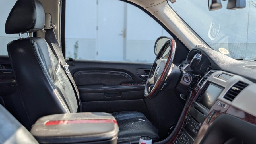 Used 2008 Cadillac Escalade AWD image 18
