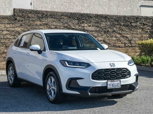 Used 2023 Honda HR-V LX image 3