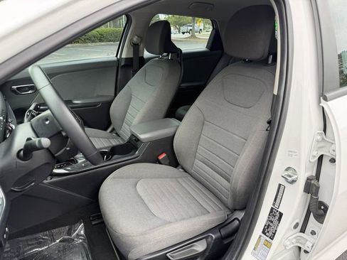 Used 2025 Kia K4 EX FWD image 11