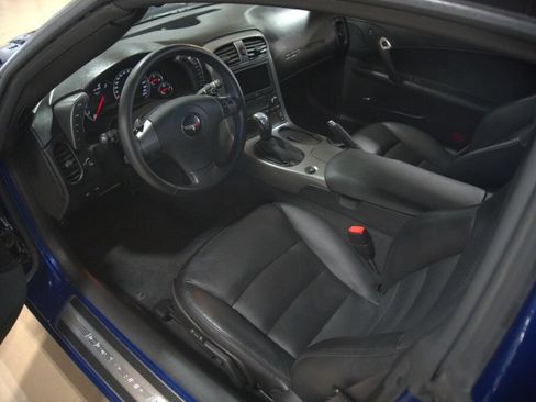 Used 2007 Chevrolet Corvette Coupe w/ Preferred Equipment Group RWD image 35