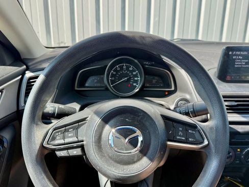 Used 2018 MAZDA MAZDA3 Sport FWD image 22