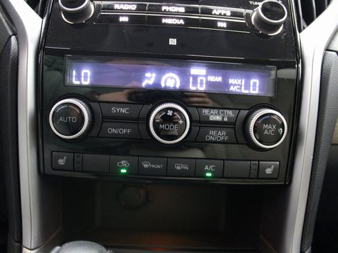 Used 2020 Subaru Ascent Premium w/ Convenience Package image 40