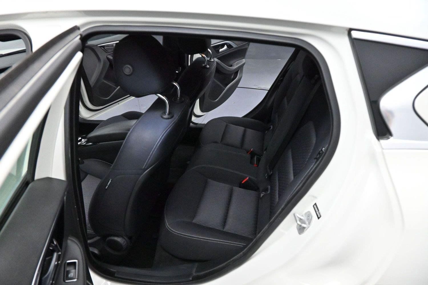 Used 2018 INFINITI QX30 FWD image 27