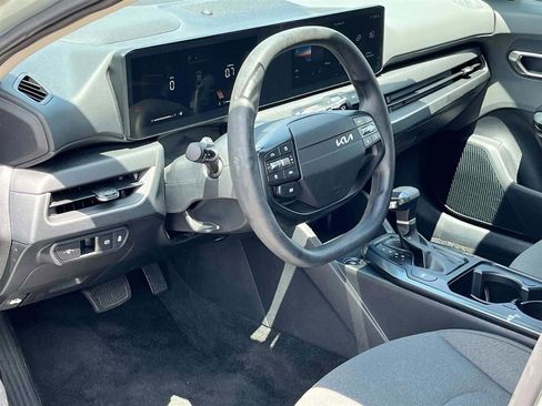 Used 2025 Kia K4 FWD image 15