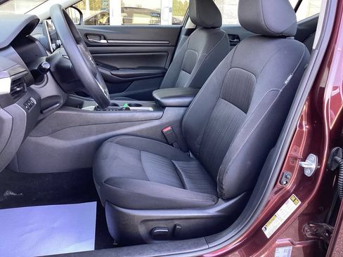 Used 2025 Nissan Altima 2.5 SV AWD/4WD image 11