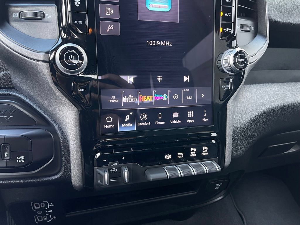 New 2027 RAM 3500 Tradesman AWD/4WD image 13
