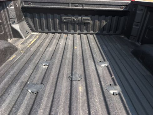 Used 2025 GMC Sierra 2500 AT4 w/ AT4 Premium Plus Package AWD/4WD image 11