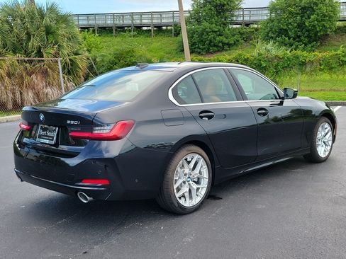 Used 2026 BMW 330i Sedan w/ Premium Package RWD image 3
