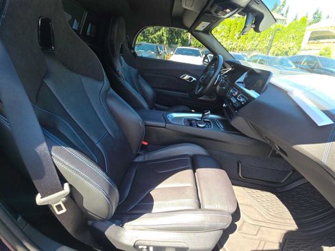 Used 2025 BMW Z4 M40i w/ Premium Package RWD image 11