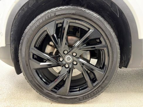 Used 2019 Volvo XC40 T5 R-Design image 37