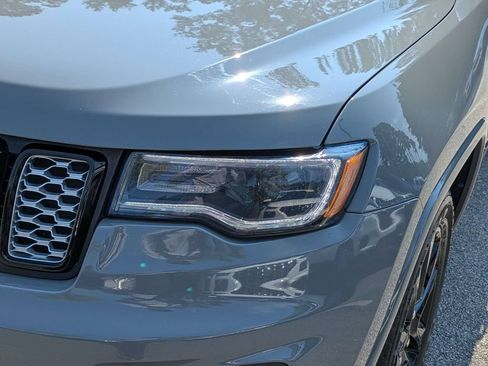 Used 2022 Jeep Grand Cherokee Laredo X RWD image 9