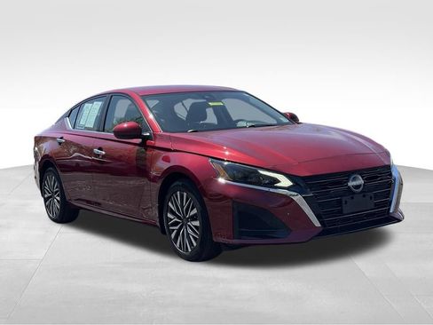 Certified 2023 Nissan Altima 2.5 SV AWD/4WD image 3