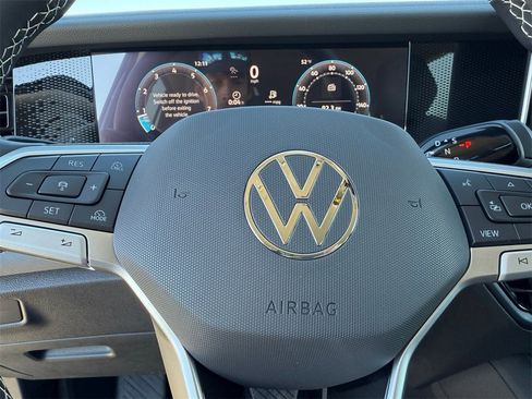 New 2026 Volkswagen Tiguan SE image 13