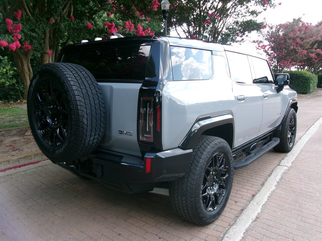 Used 2024 GMC Hummer EV 2X AWD/4WD image 8