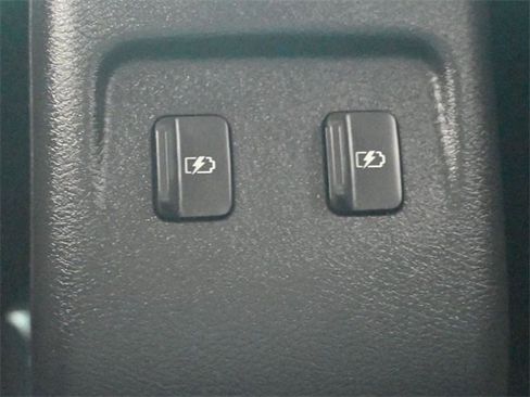 Used 2023 Nissan Kicks SR w/ SR Premium Package image 14