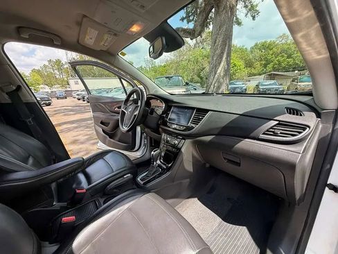 Used 2017 Buick Encore Essence FWD image 10