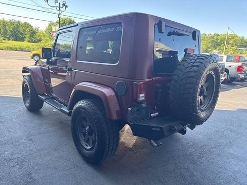 Used 2009 Jeep Wrangler Sahara AWD/4WD image 6