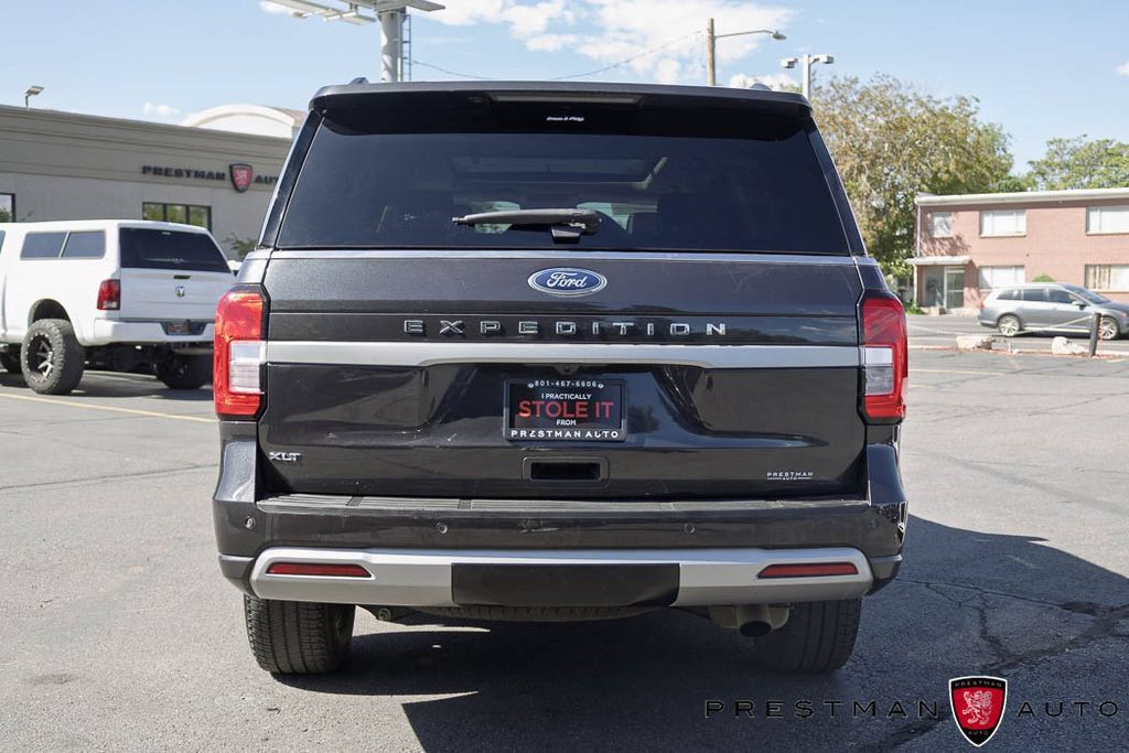 Used 2024 Ford Expedition XLT AWD/4WD image 18