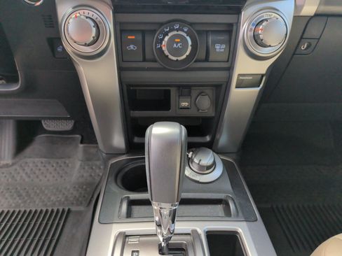 Used 2023 Toyota 4Runner SR5 Premium w/ Moonroof Package AWD/4WD image 28