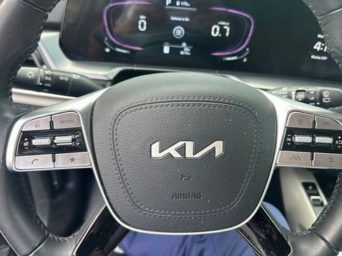 Certified 2024 Kia Telluride S w/ S Sunroof Package FWD image 13