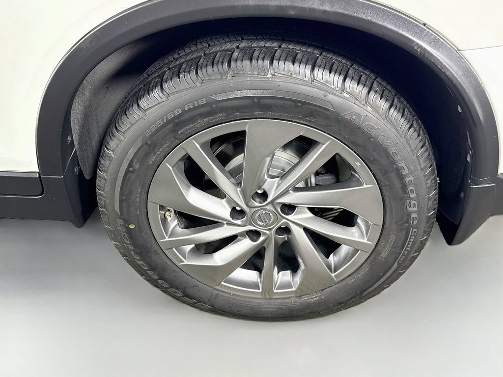 Used 2015 Nissan Rogue SL w/ SL Premium Package FWD image 35