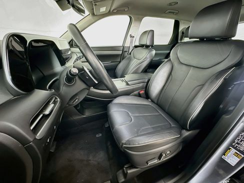 Used 2025 Hyundai Palisade SEL FWD image 13