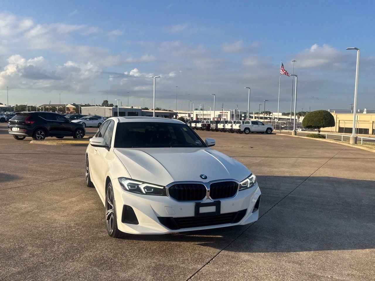 Used 2023 BMW 330i Sedan w/ Premium Package RWD image 4
