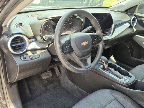 Used 2024 Chevrolet Trax LS FWD image 35