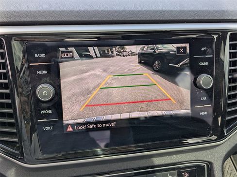 Used 2023 Volkswagen Atlas SE w/ Panoramic Sunroof Package image 22