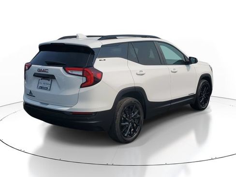 Certified 2024 GMC Terrain SLE w/ Driver Convenience Package FWD image 4