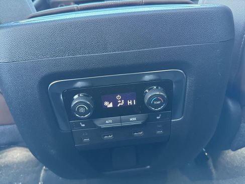 New 2026 Chevrolet Suburban High Country image 17