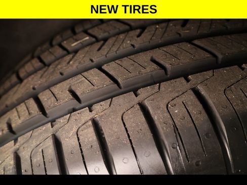 Used 2023 Cadillac XT5 Premium Luxury w/ LPO, Floor Liner Package AWD/4WD image 6