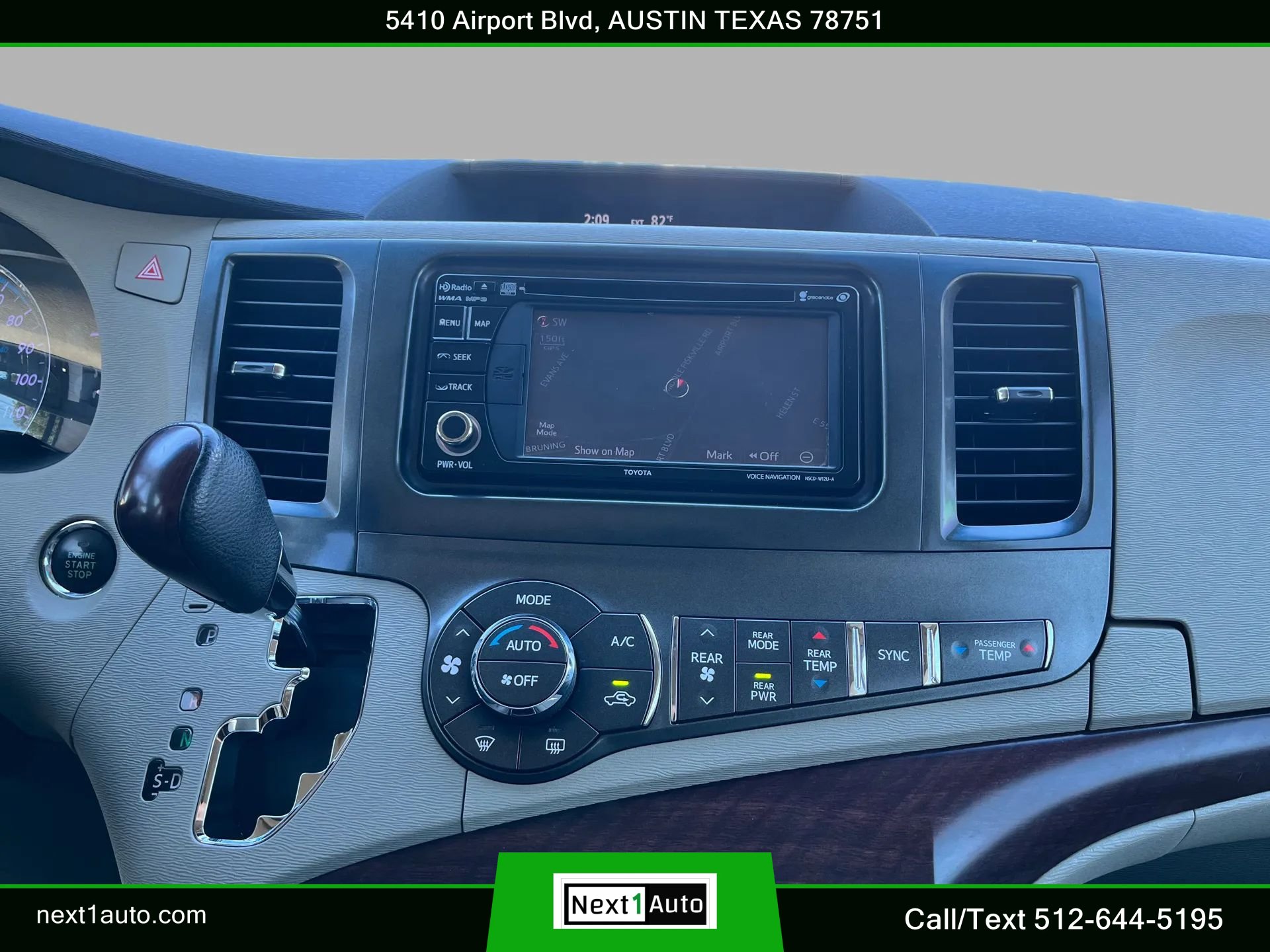 Used 2014 Toyota Sienna XLE w/ Entertainment Package FWD image 25