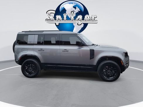 Used 2021 Land Rover Defender 110 X-Dynamic SE image 9