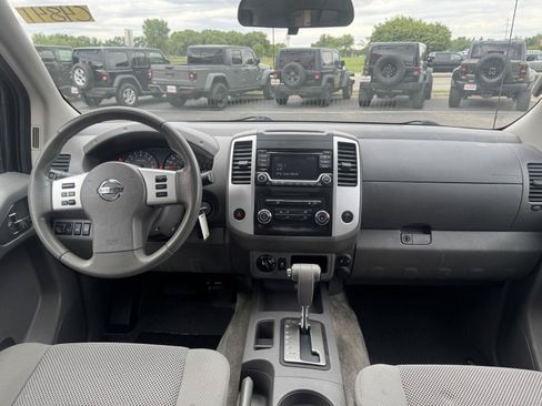 Used 2017 Nissan Frontier SV AWD/4WD image 24