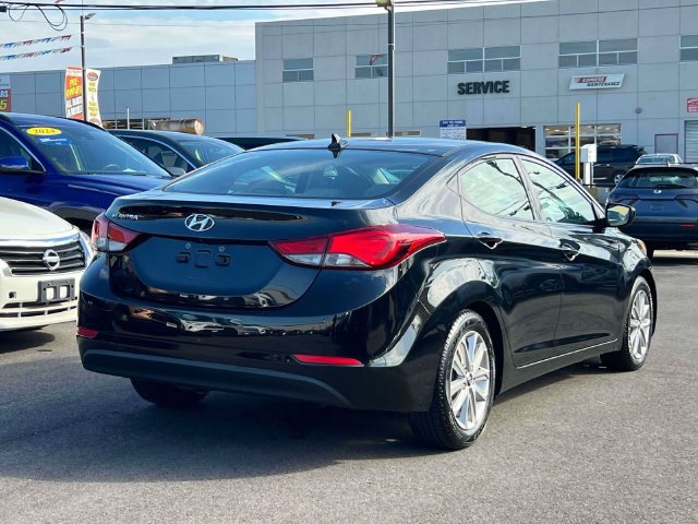 Used 2014 Hyundai Elantra SE w/ Option Group 02 FWD image 6