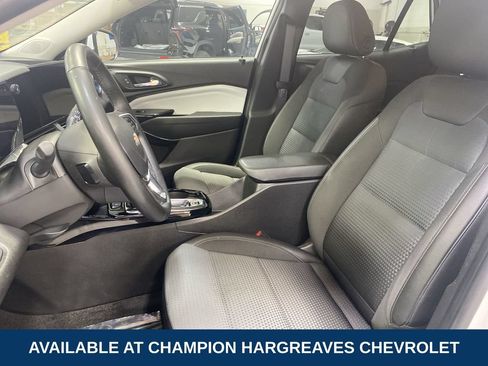 Used 2025 Chevrolet Trax LT w/ Driver Confidence Package FWD image 26