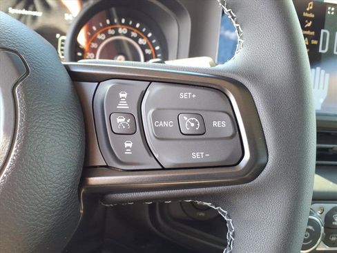 New 2026 Jeep Wrangler Unlimited Rubicon w/ Technology Group image 15