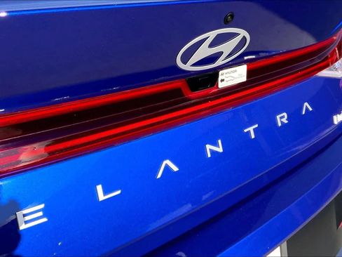 Used 2025 Hyundai Elantra Limited image 33