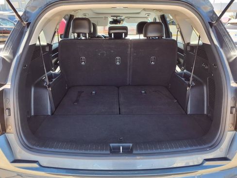 Certified 2022 Kia Sorento S w/ Panoramic Sunroof Package image 10