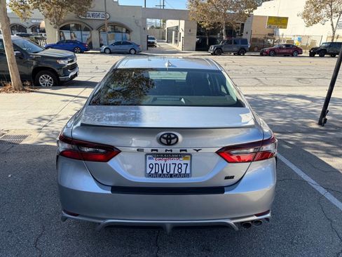 Used 2023 Toyota Camry SE image 9