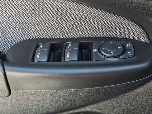 Used 2025 Chevrolet TrailBlazer LT AWD/4WD image 28