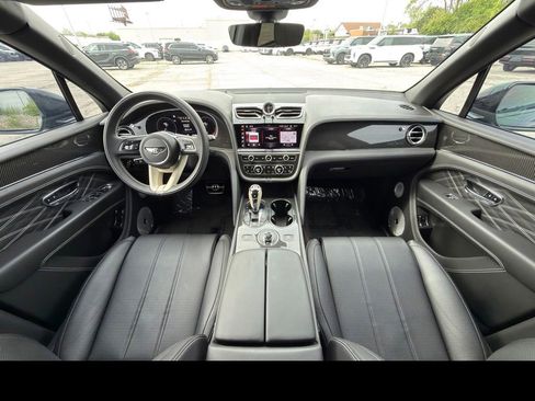 Used 2023 Bentley Bentayga Extended Wheelbase AWD/4WD image 16